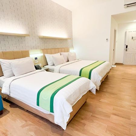 Hotel Wisata Niaga Campus Purwokerto Exterior foto
